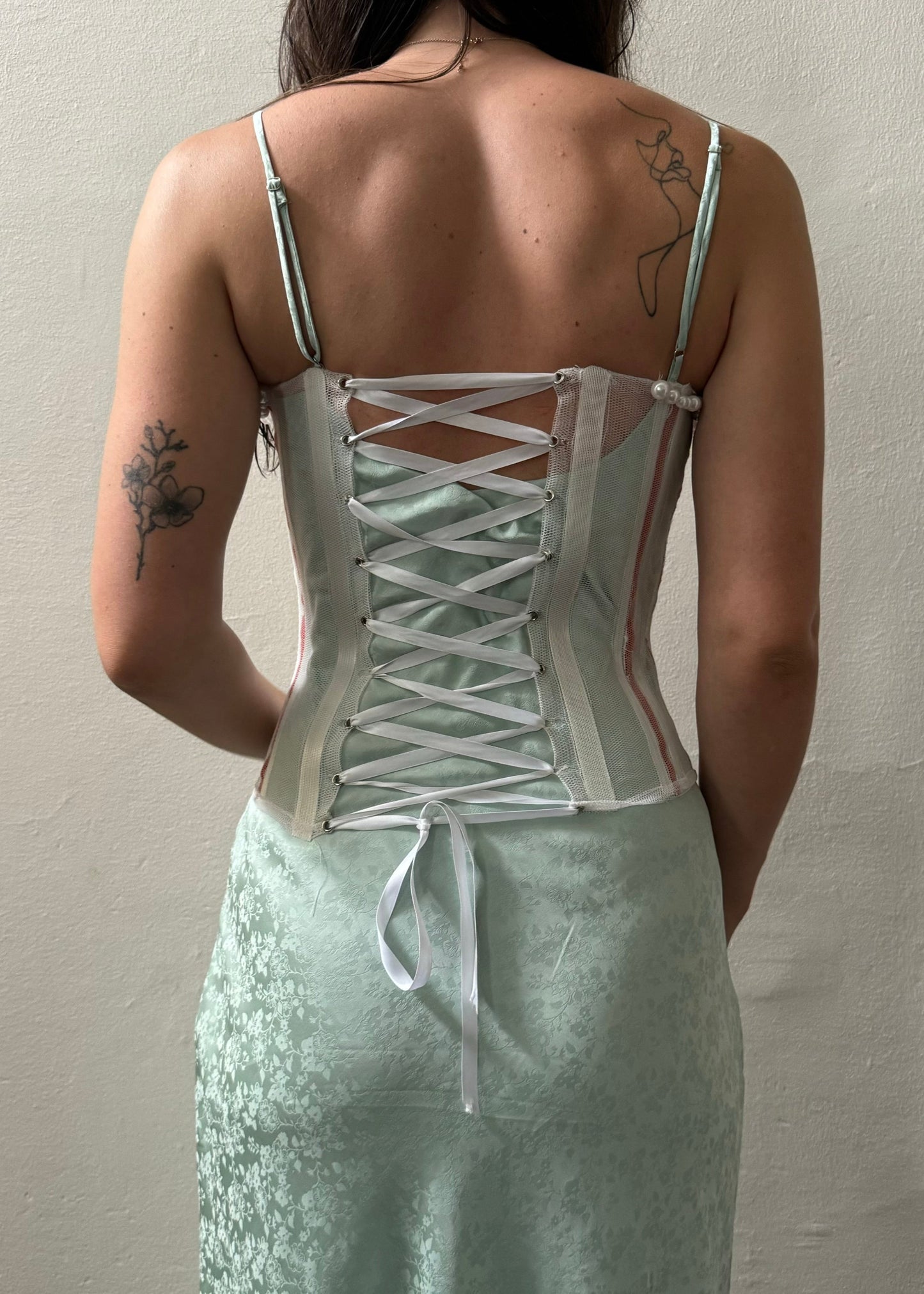 Mesh corset in white/pink